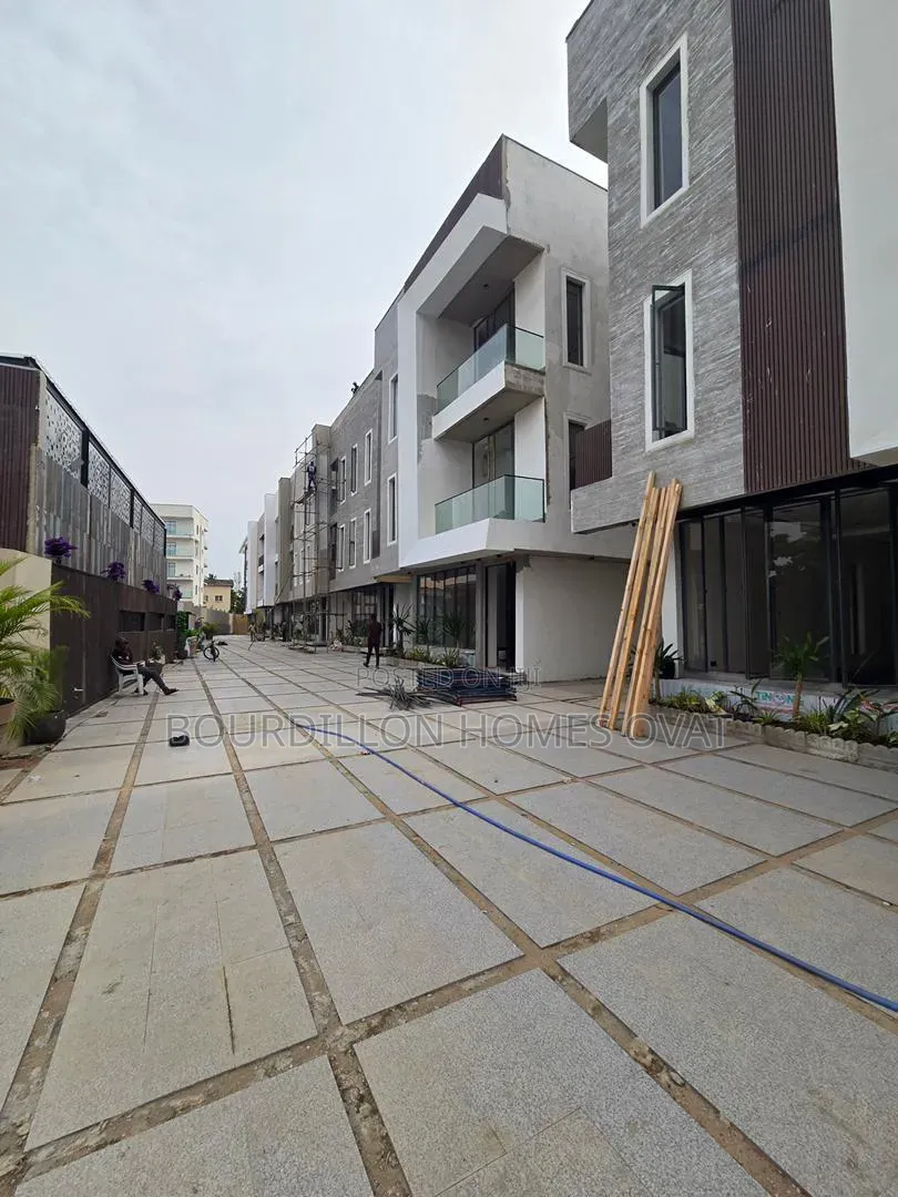 4bdrm Duplex in Ikoyi Lagos State for sale