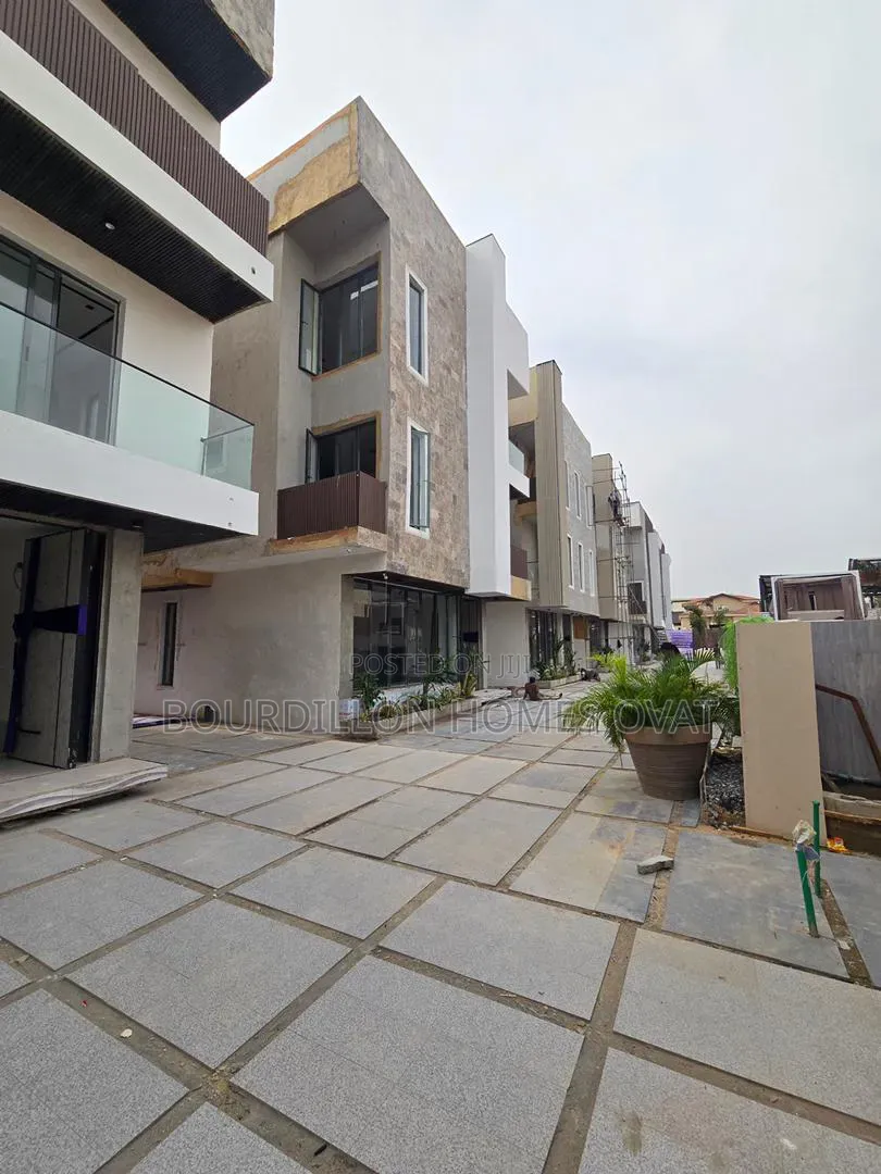 4bdrm Duplex in Ikoyi Lagos State for sale