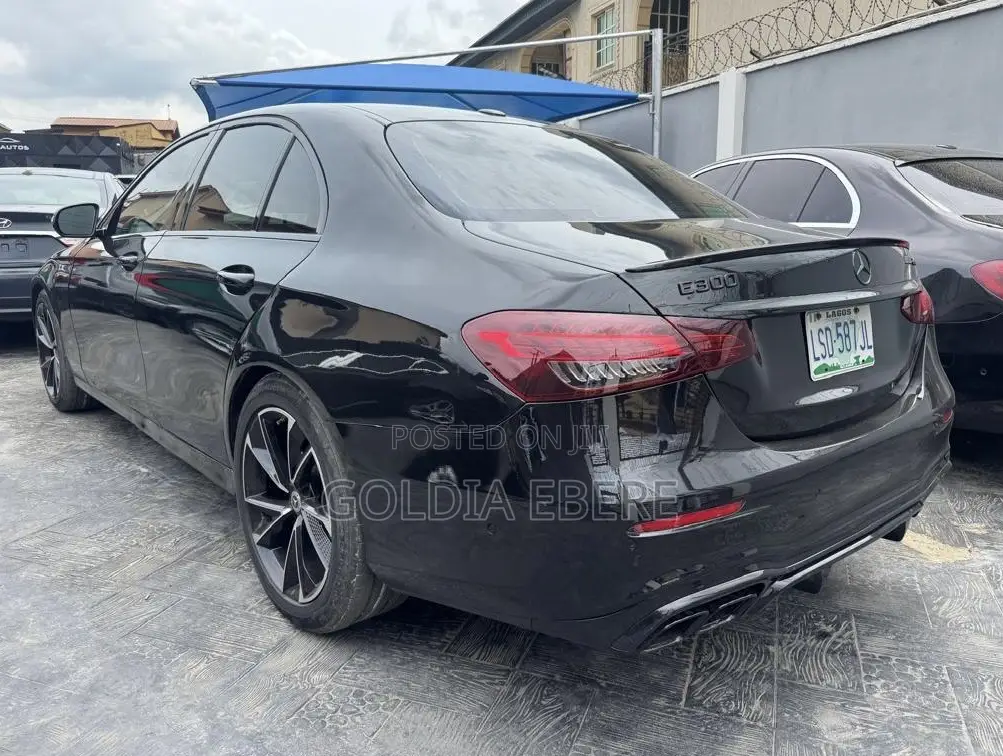 Mercedes-Benz E300 2017 Black