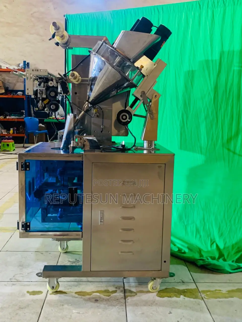 Four-Side Sealing Powder Packaging Machine C/W Acrylic Glass Cover