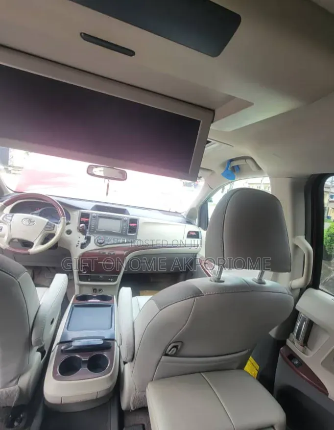 Toyota Sienna Limited 7 Passenger 2011 Red