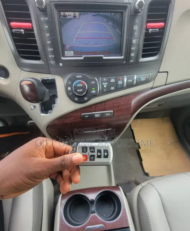 Toyota Sienna Limited 7 Passenger 2011 Red