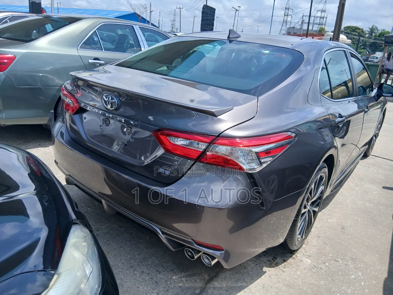 Toyota Camry SE FWD 2020 Gray