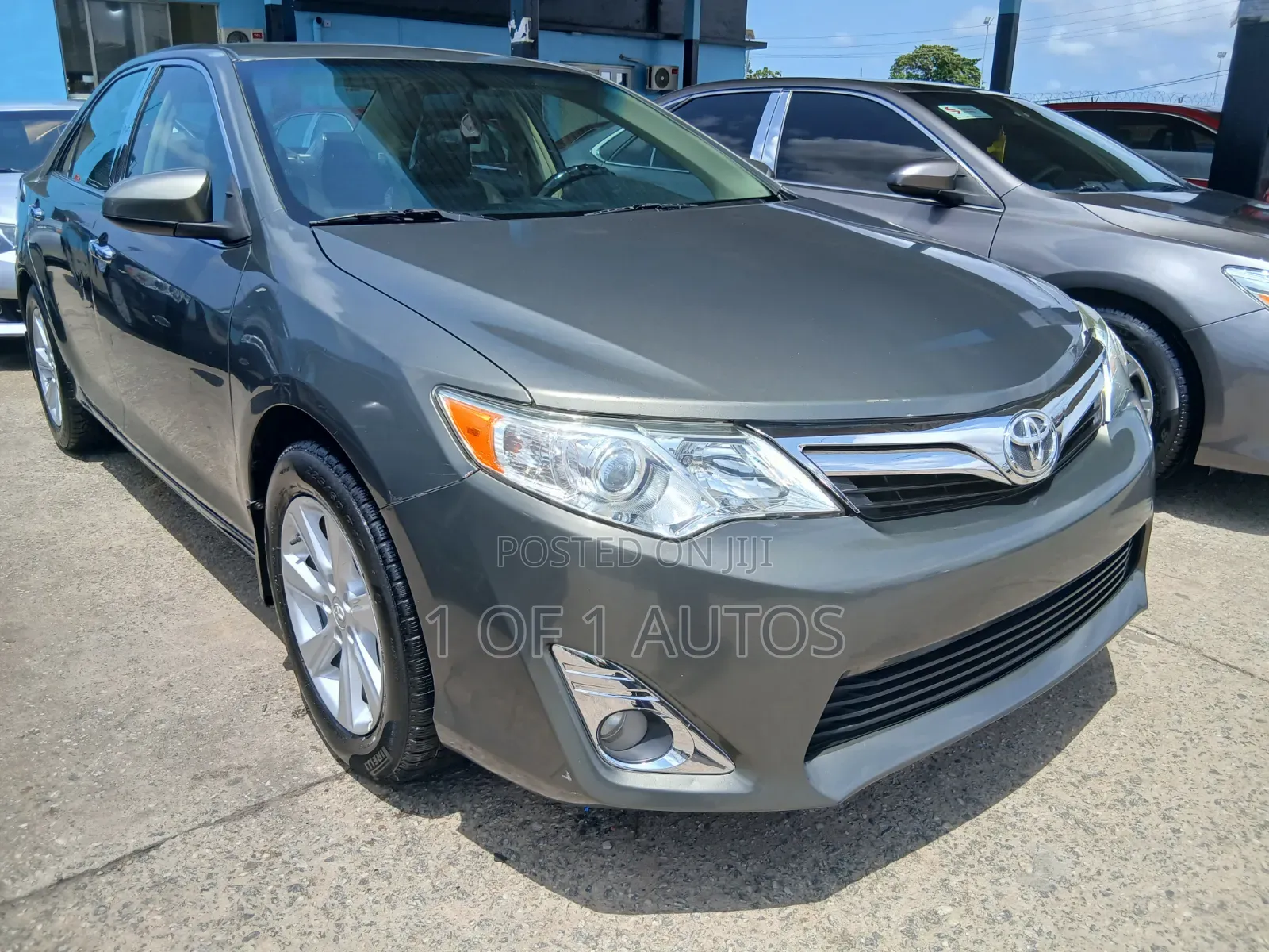 Toyota Camry LE 4dr Sedan (2.5L 4cyl 6A) 2013 Gray