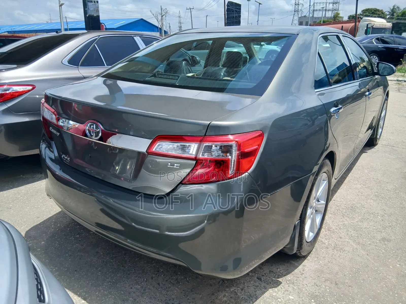 Toyota Camry LE 4dr Sedan (2.5L 4cyl 6A) 2013 Gray