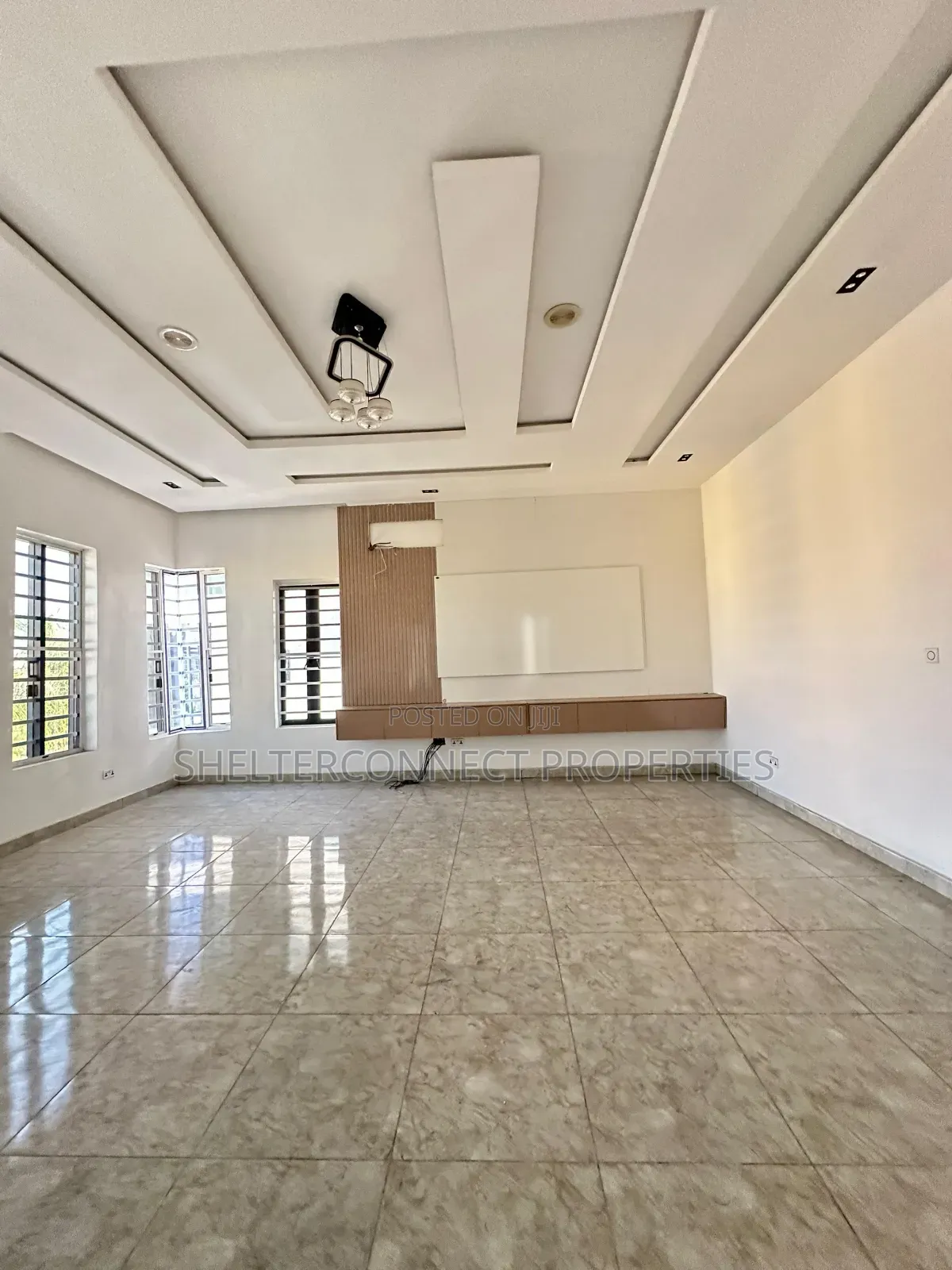 5bdrm Duplex in Osapa london for rent