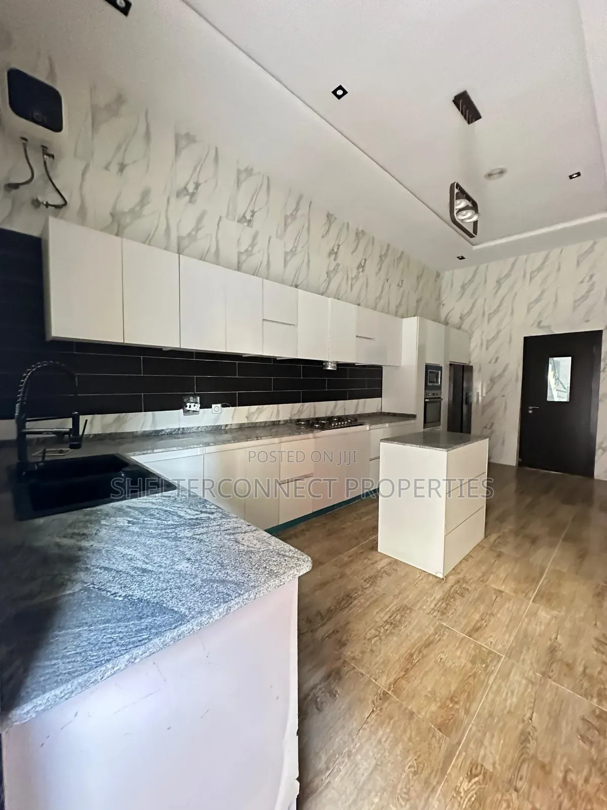 5bdrm Duplex in Osapa london for rent