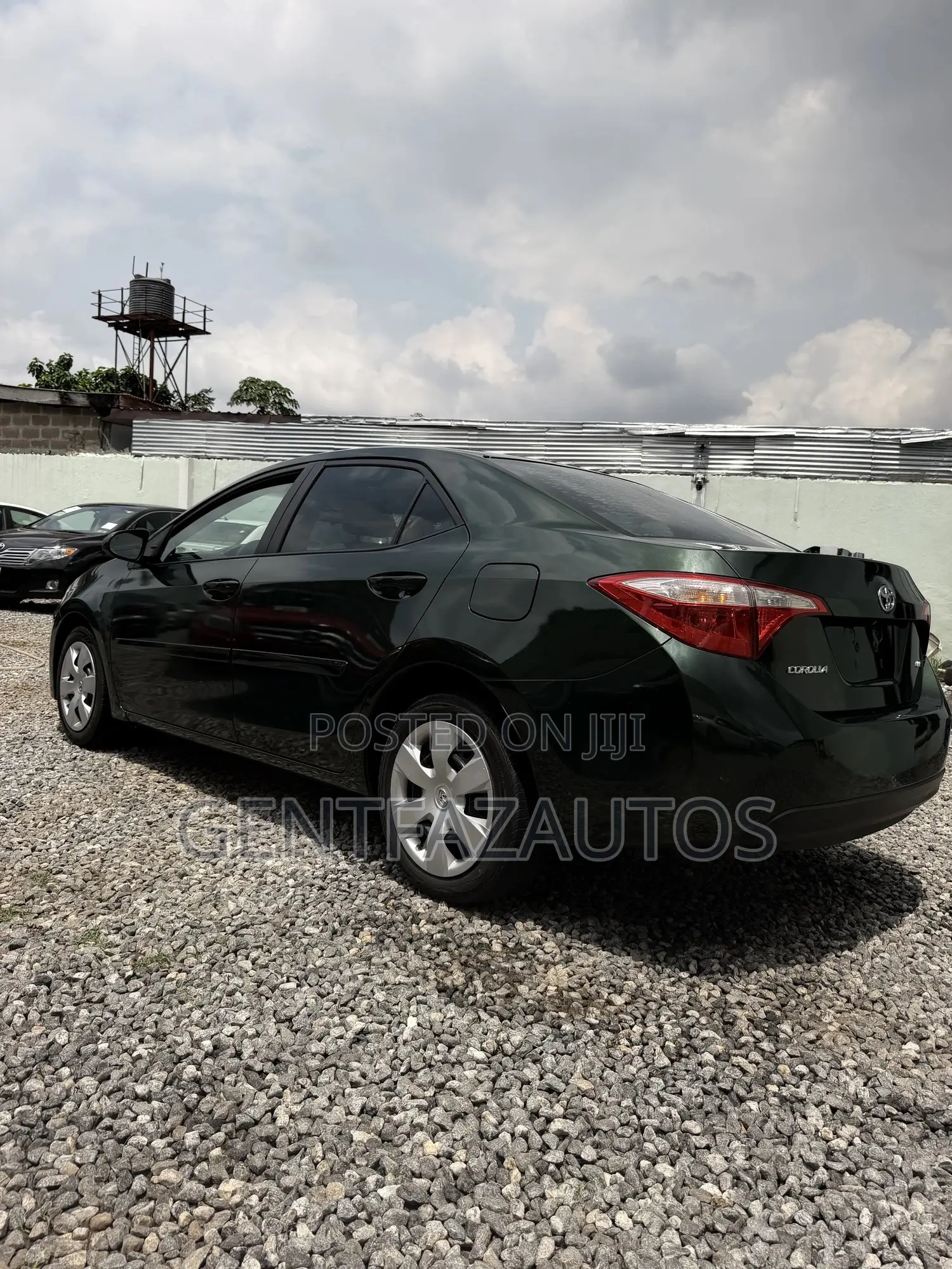 Toyota Corolla LE 4dr Sedan (1.8L 4cyl CVT) 2015