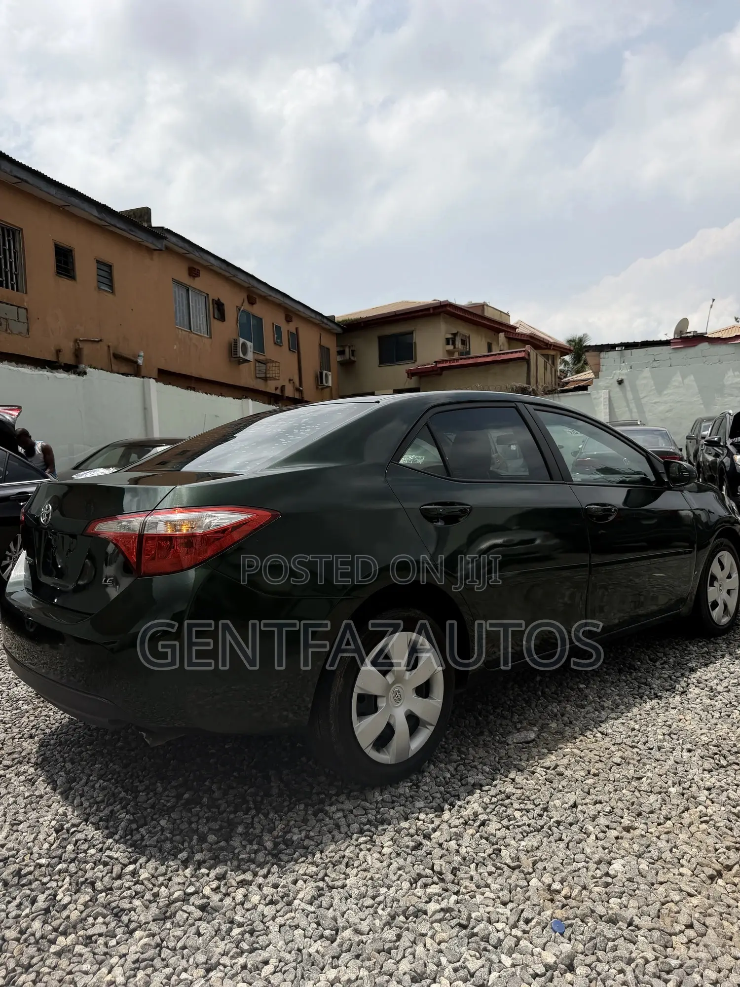 Toyota Corolla LE 4dr Sedan (1.8L 4cyl CVT) 2015