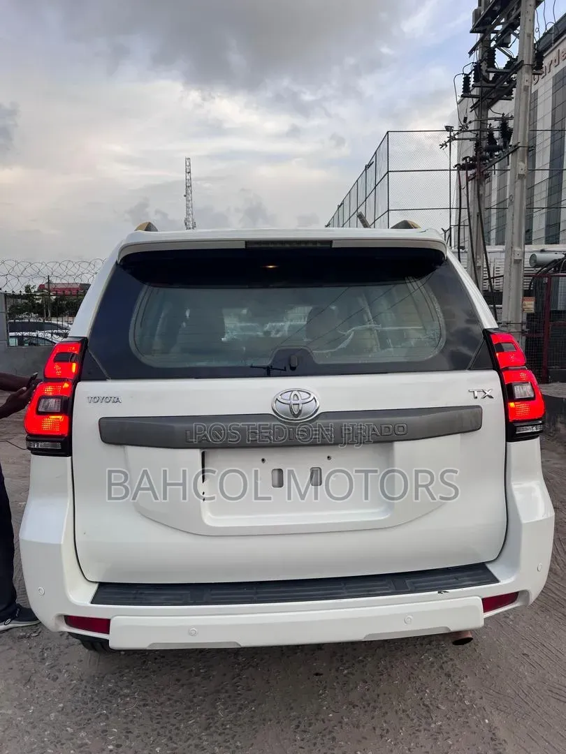 Toyota Land Cruiser Prado 4.0 Petrol TX 2016 White
