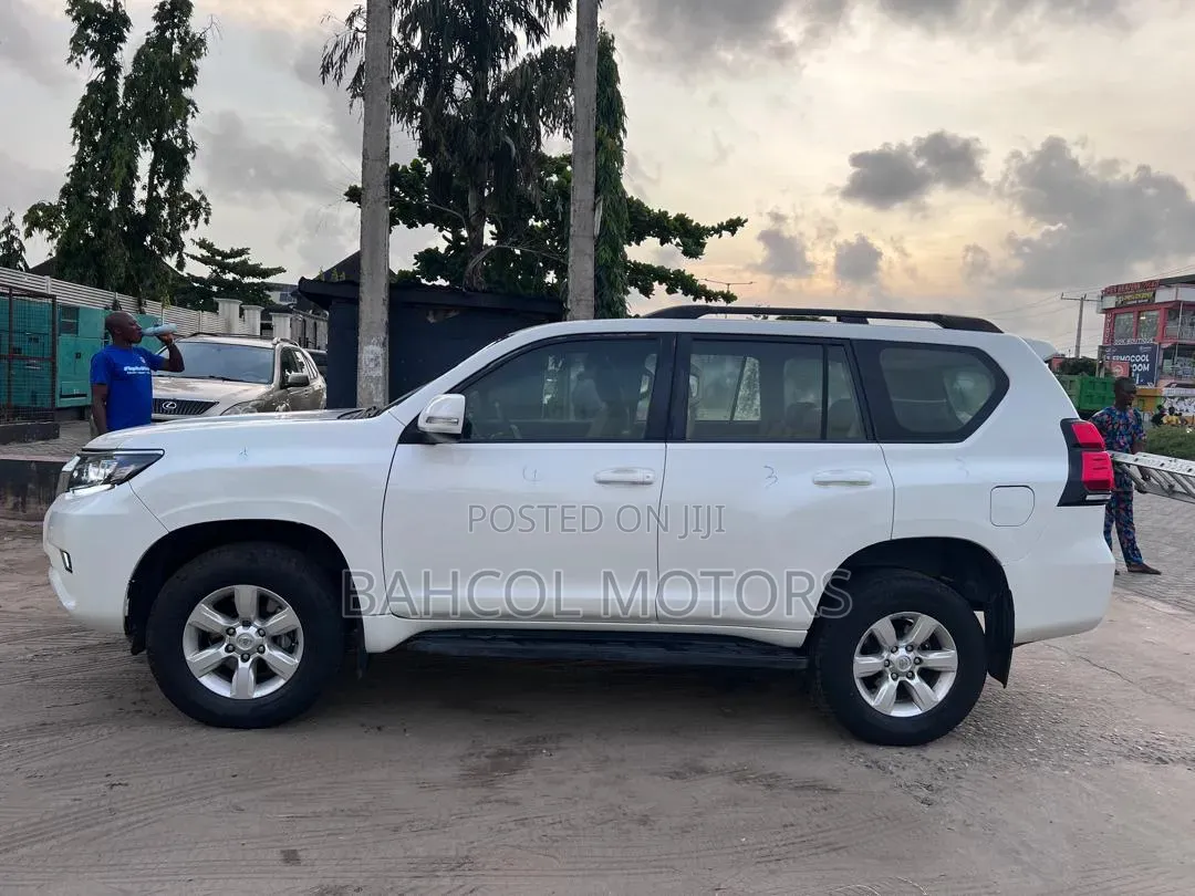 Toyota Land Cruiser Prado 4.0 Petrol TX 2016 White
