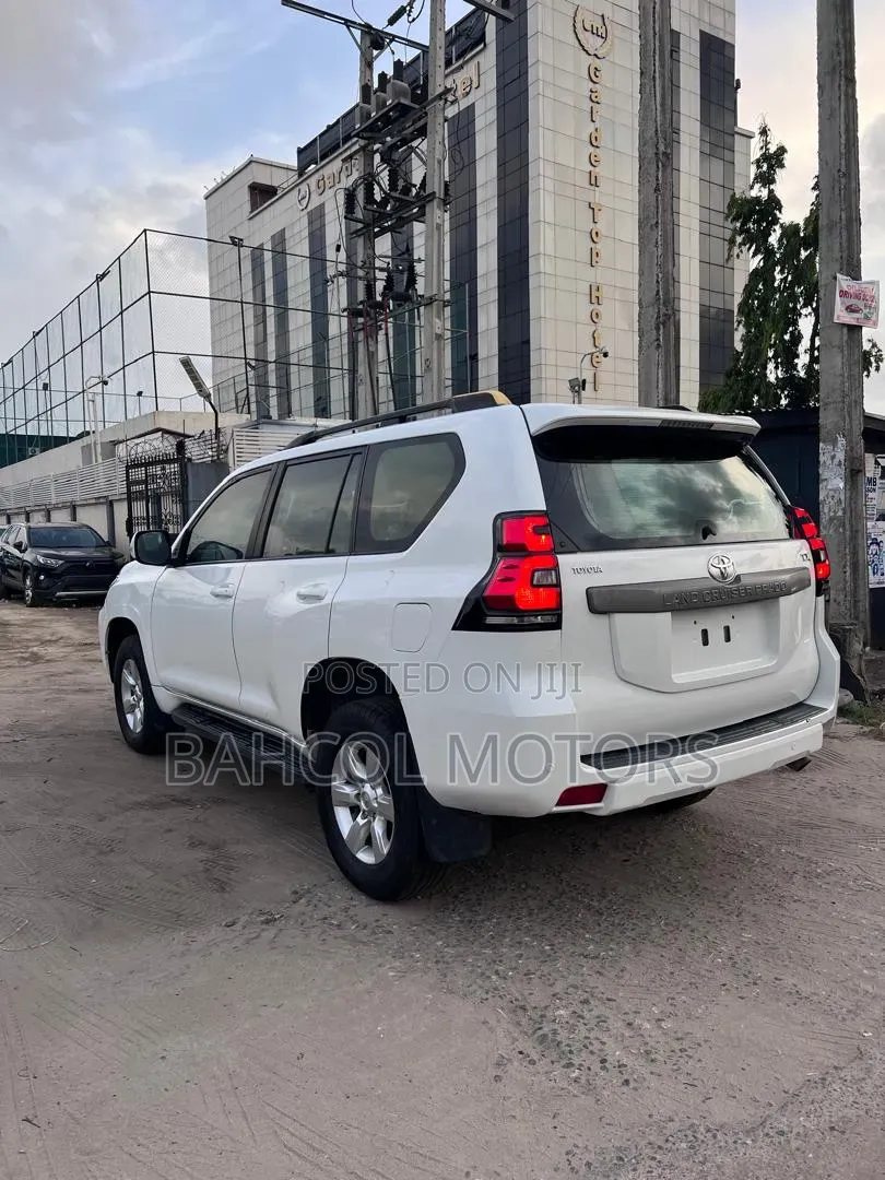 Toyota Land Cruiser Prado 4.0 Petrol TX 2016 White