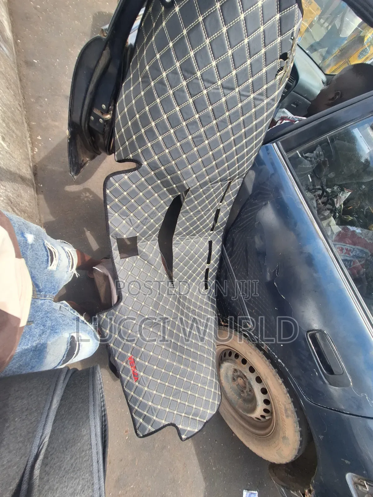 Venza Dashboard Mat