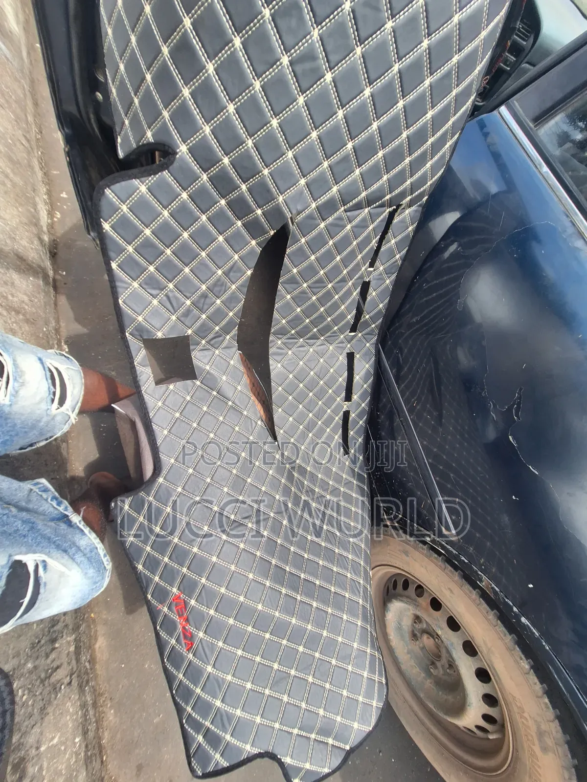 Venza Dashboard Mat