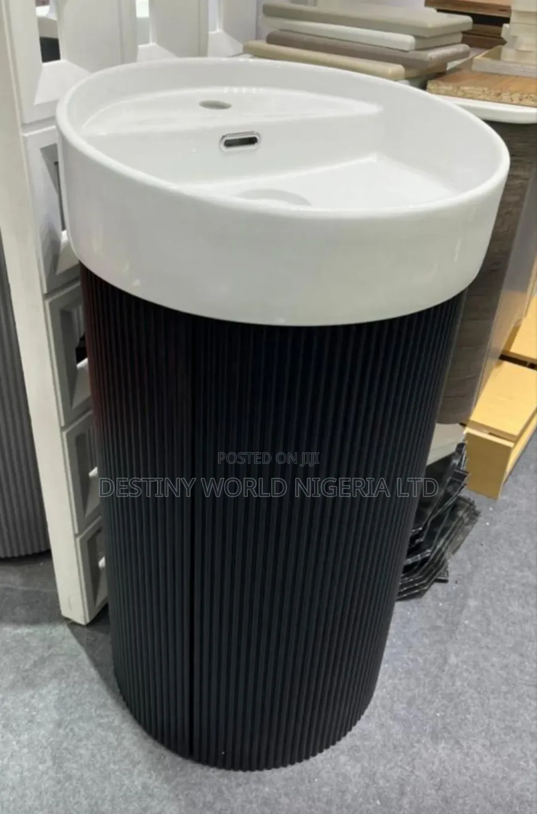 Fluted Floor - Standing Pedestal Basin