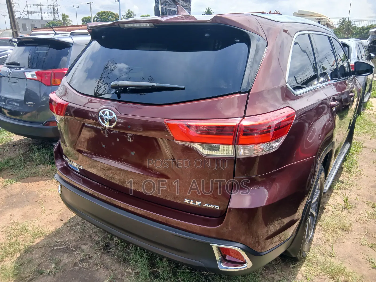 Toyota Highlander XLE 2019 Red