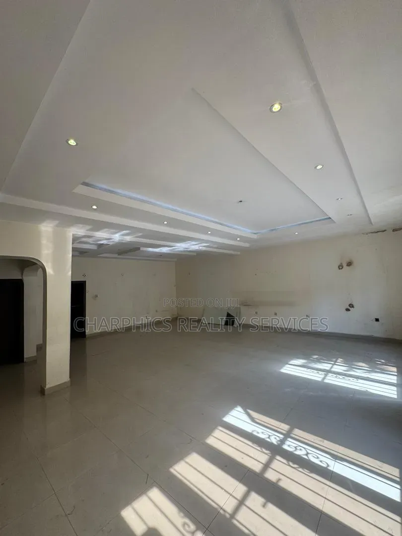 4bdrm Duplex in Lekki Phase 1 for rent