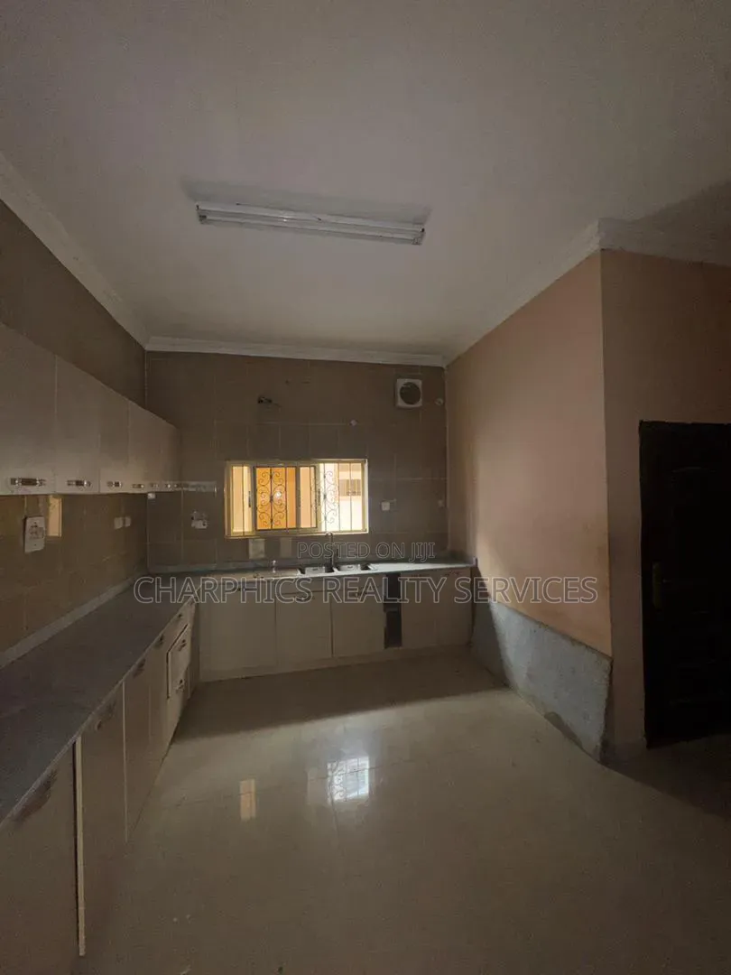 4bdrm Duplex in Lekki Phase 1 for rent