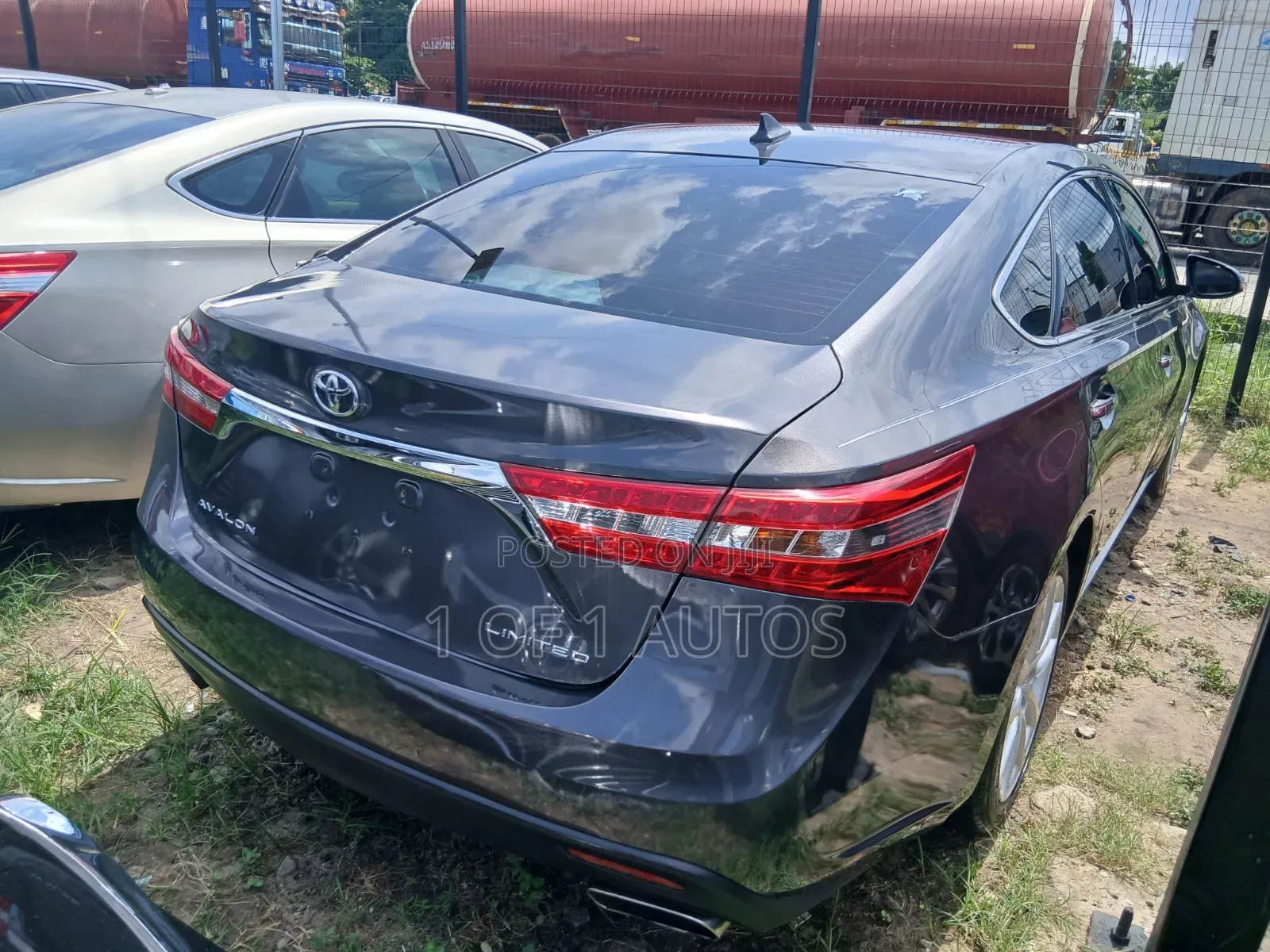 Toyota Avalon Limited Sedan FWD (3.5L 6cyl 6A) 2013 Gray