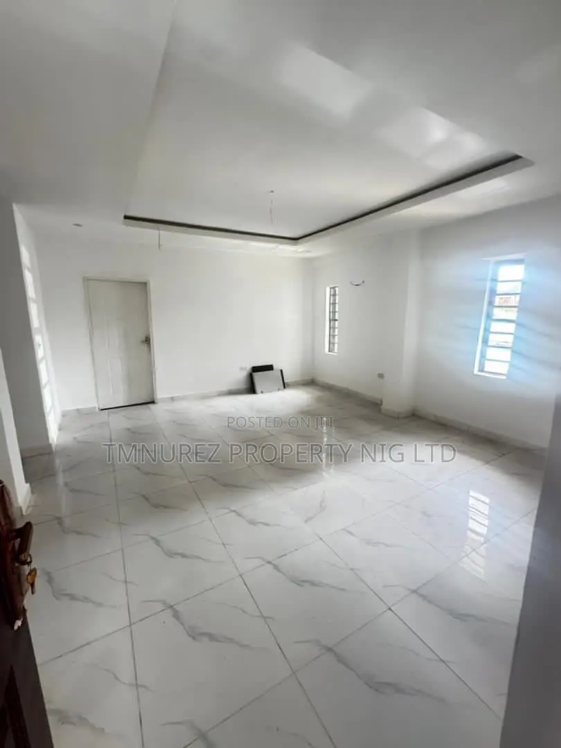 2bdrm Apartment in Chevron for rent