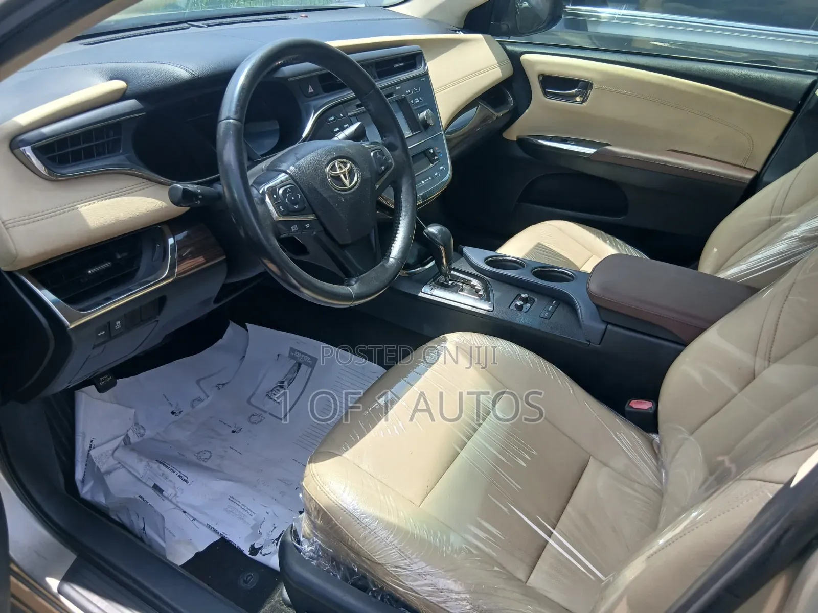 Toyota Avalon XLE 4dr Sedan (3.5L 6cyl 6A) 2015 Gold