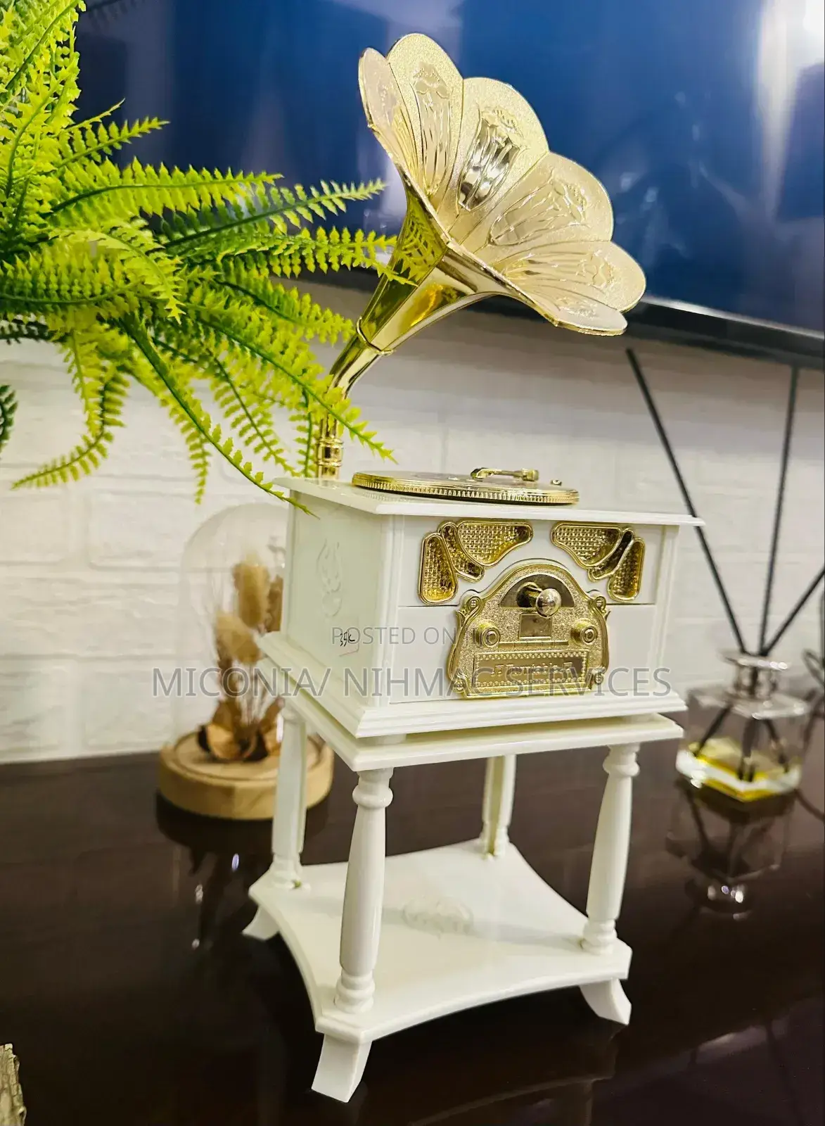 Vintage Gramophone Music Box Décor