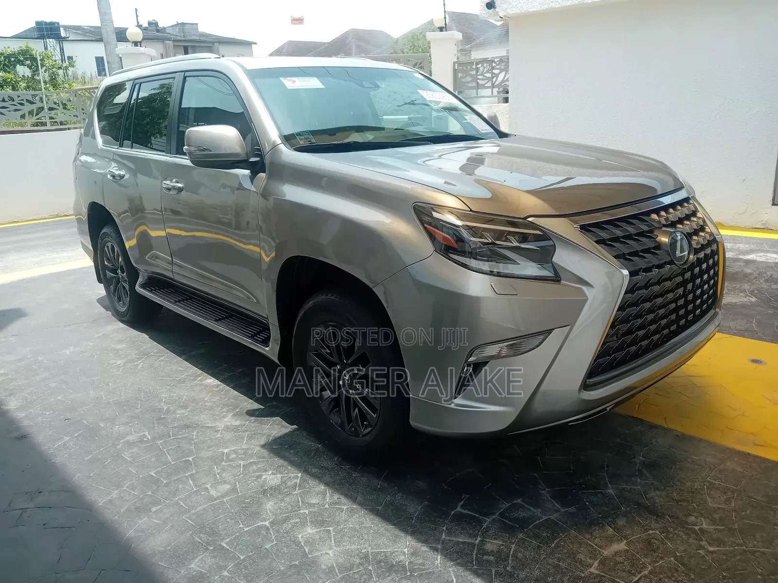 Lexus GX 2023 Silver