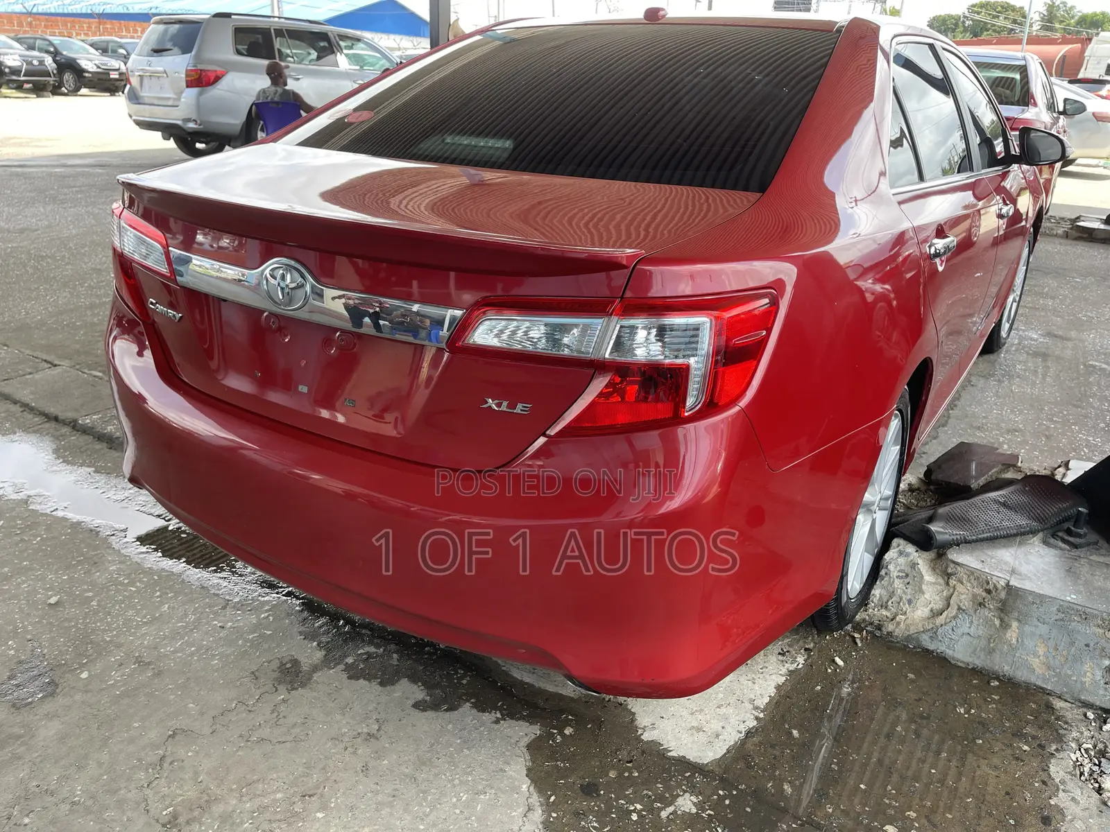 Toyota Camry XLE 4dr Sedan (2.5L 4cyl 6A) 2013 Red