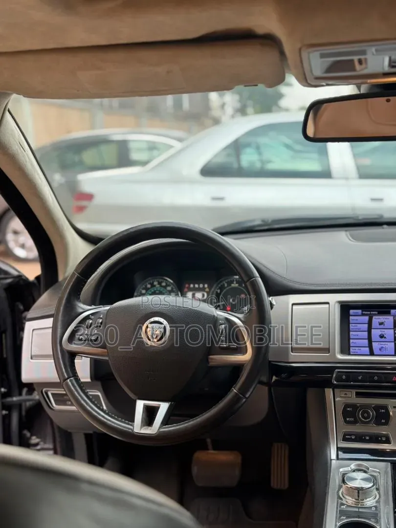 Jaguar XF 2013 Black