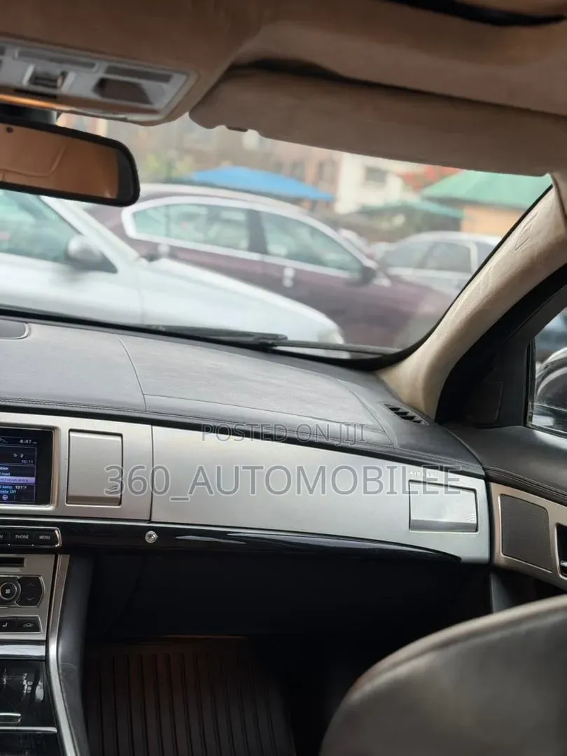 Jaguar XF 2013 Black