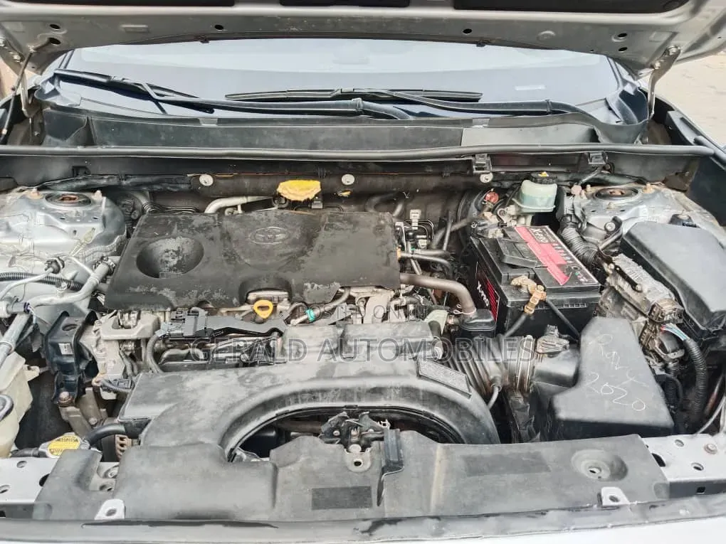 Toyota RAV4 LE AWD 2020 Silver
