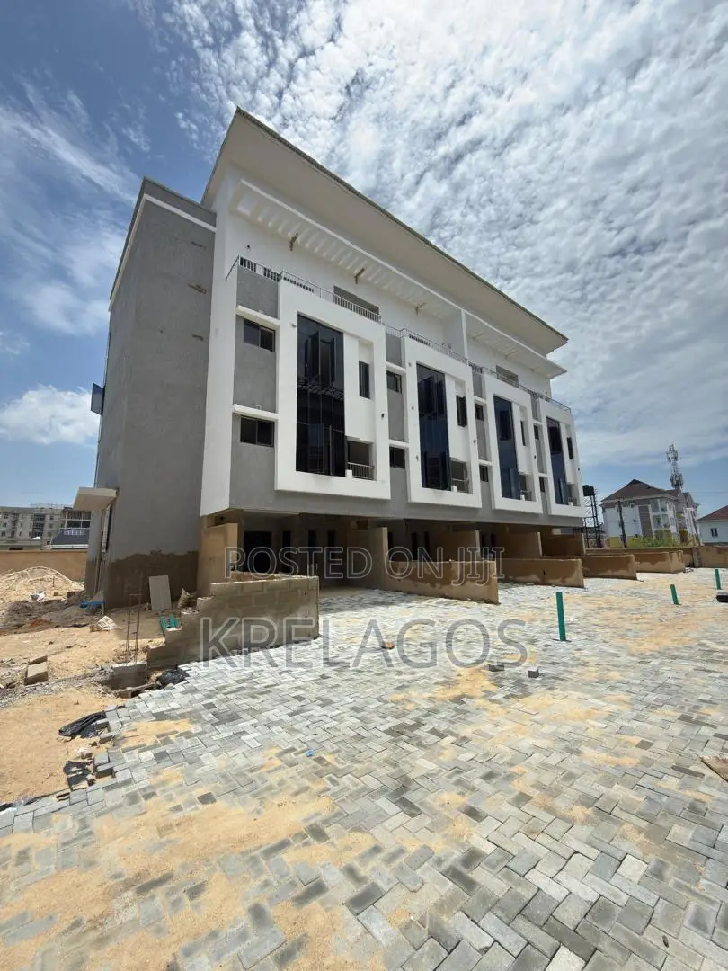 4bdrm Duplex in Lekki Phase 1 for sale