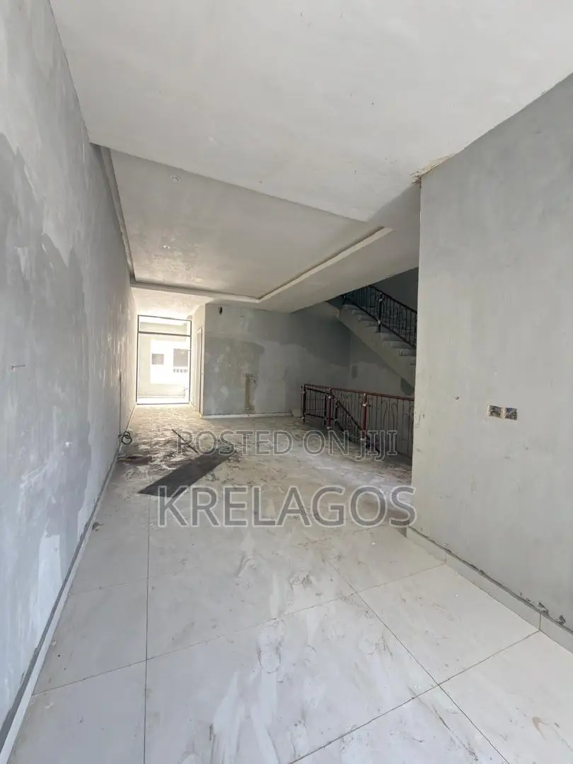 4bdrm Duplex in Lekki Phase 1 for sale