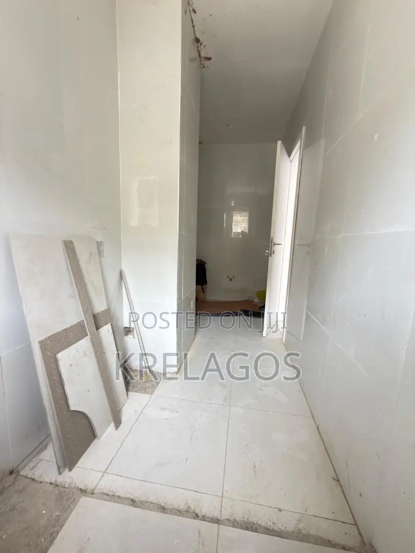 4bdrm Duplex in Lekki Phase 1 for sale