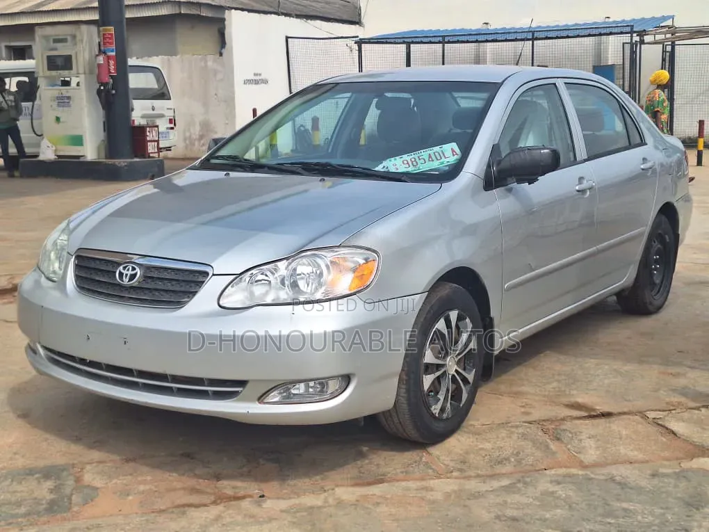 Toyota Corolla LE 2005 Silver