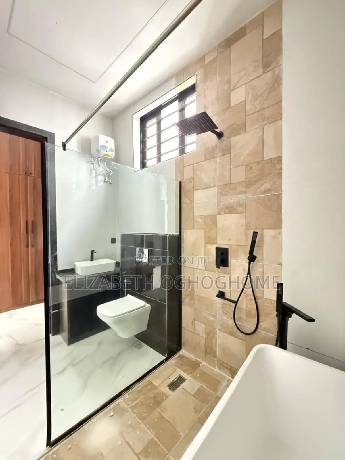 5bdrm Duplex in Sangotedo for sale