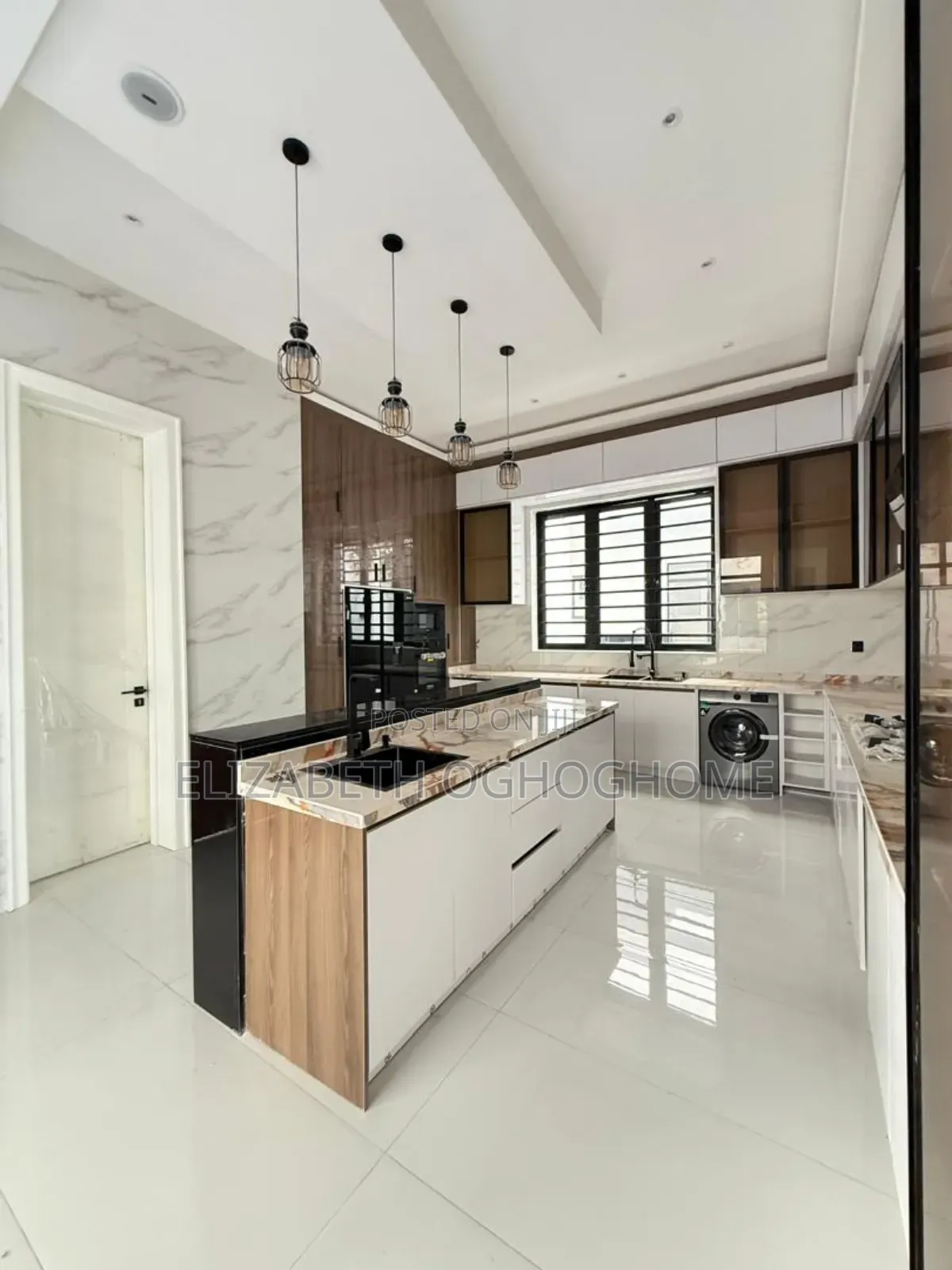 5bdrm Duplex in Sangotedo for sale