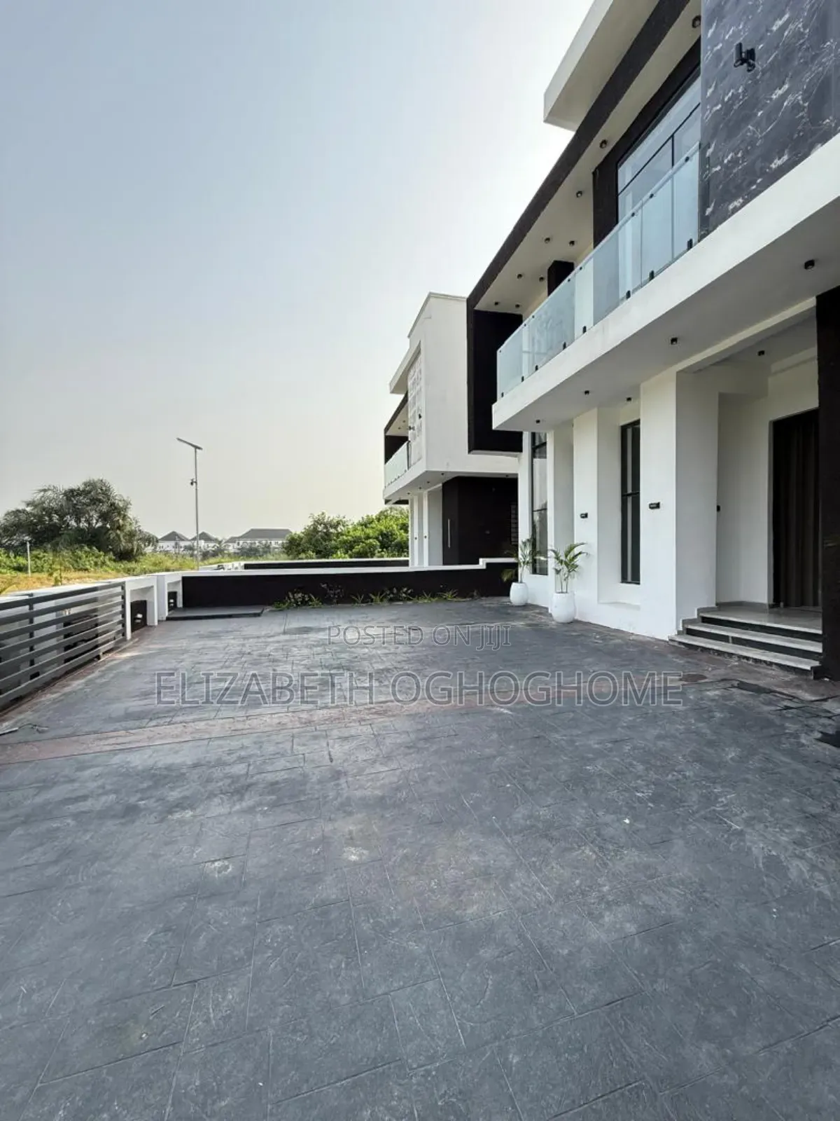 5bdrm Duplex in Sangotedo for sale