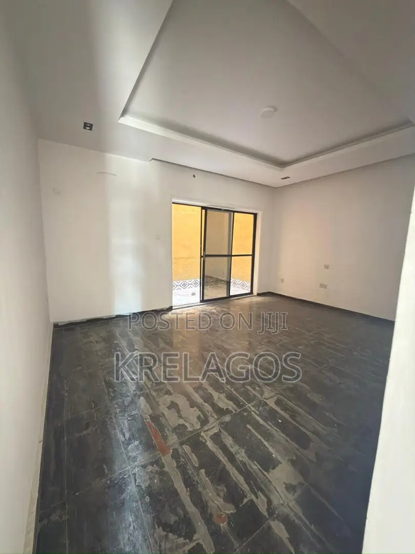 Mini Flat in Lekki Phase 1 for rent