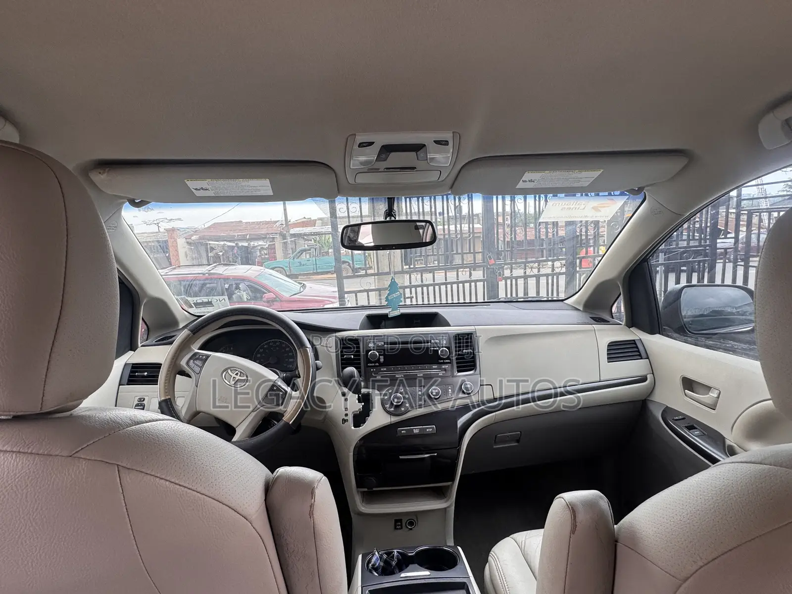 Toyota Sienna LE 8 Passenger 2011 Gold