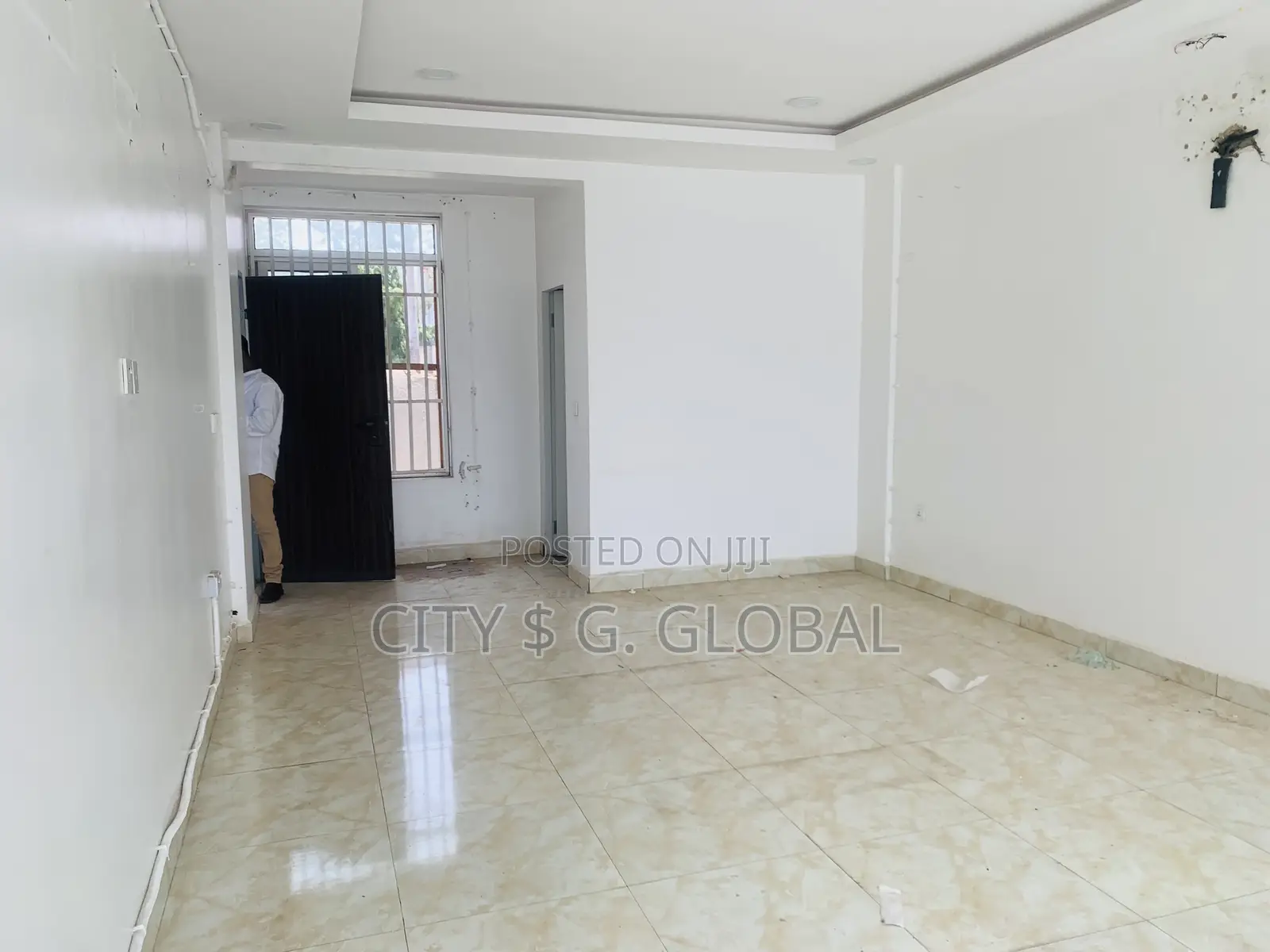 Shop Space in Wuse 2. 3rd Floor