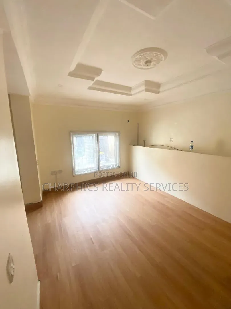 1bdrm Apartment in Lekki Phase 1 for rent