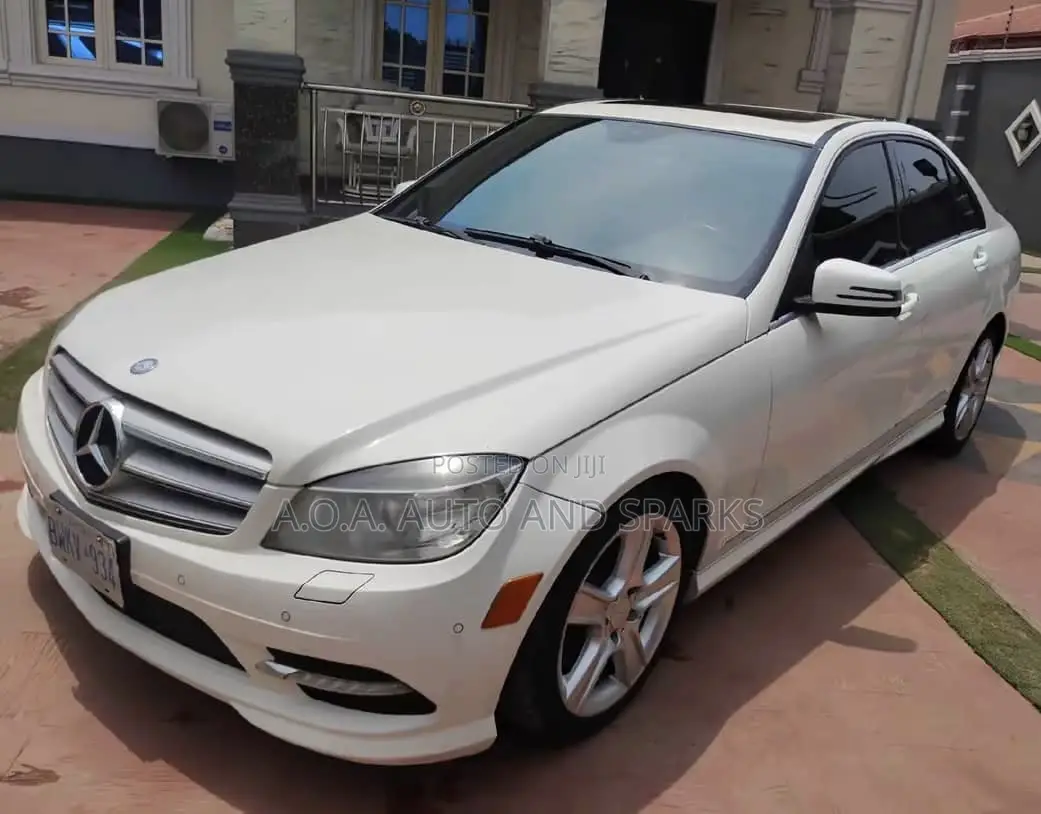 Mercedes-Benz C300 2011 White