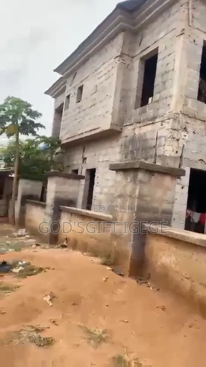 4bdrm Duplex in Owerri for sale