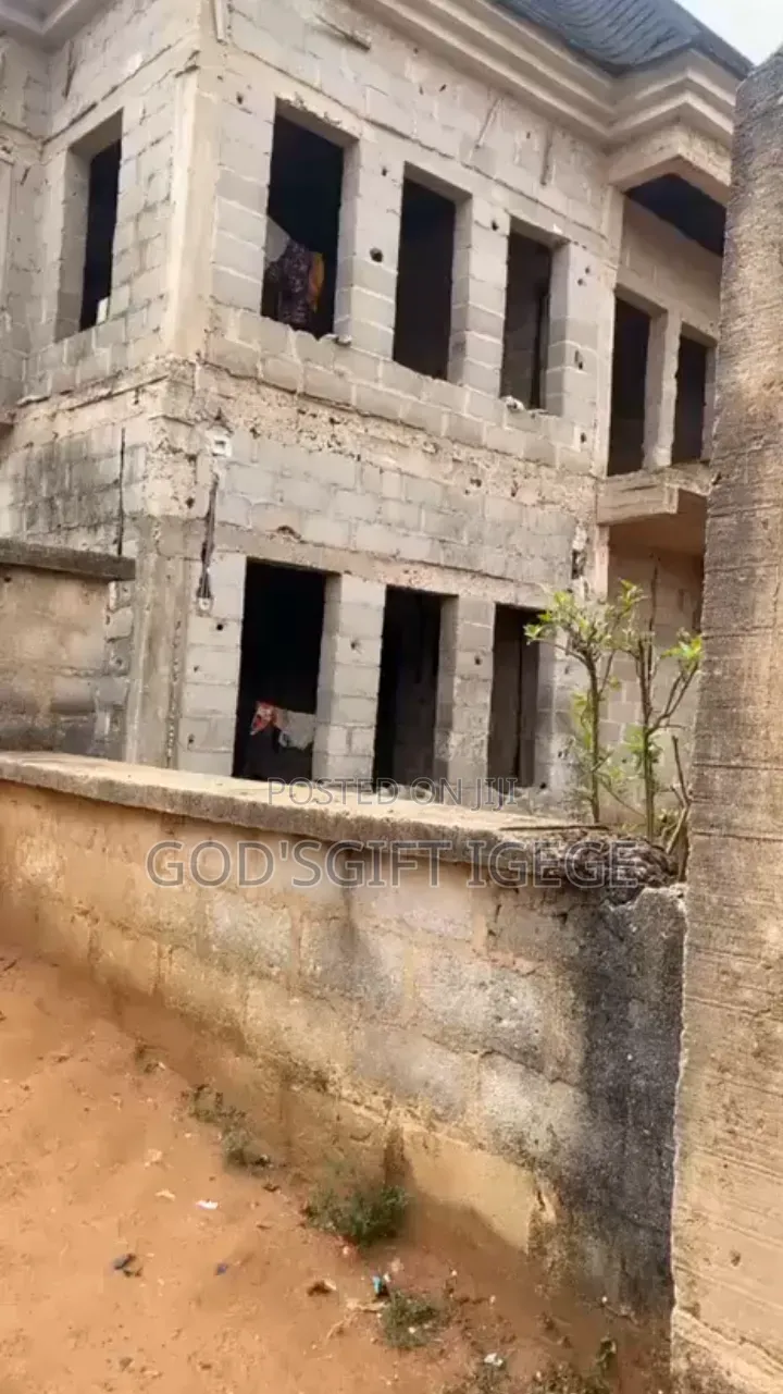 4bdrm Duplex in Owerri for sale