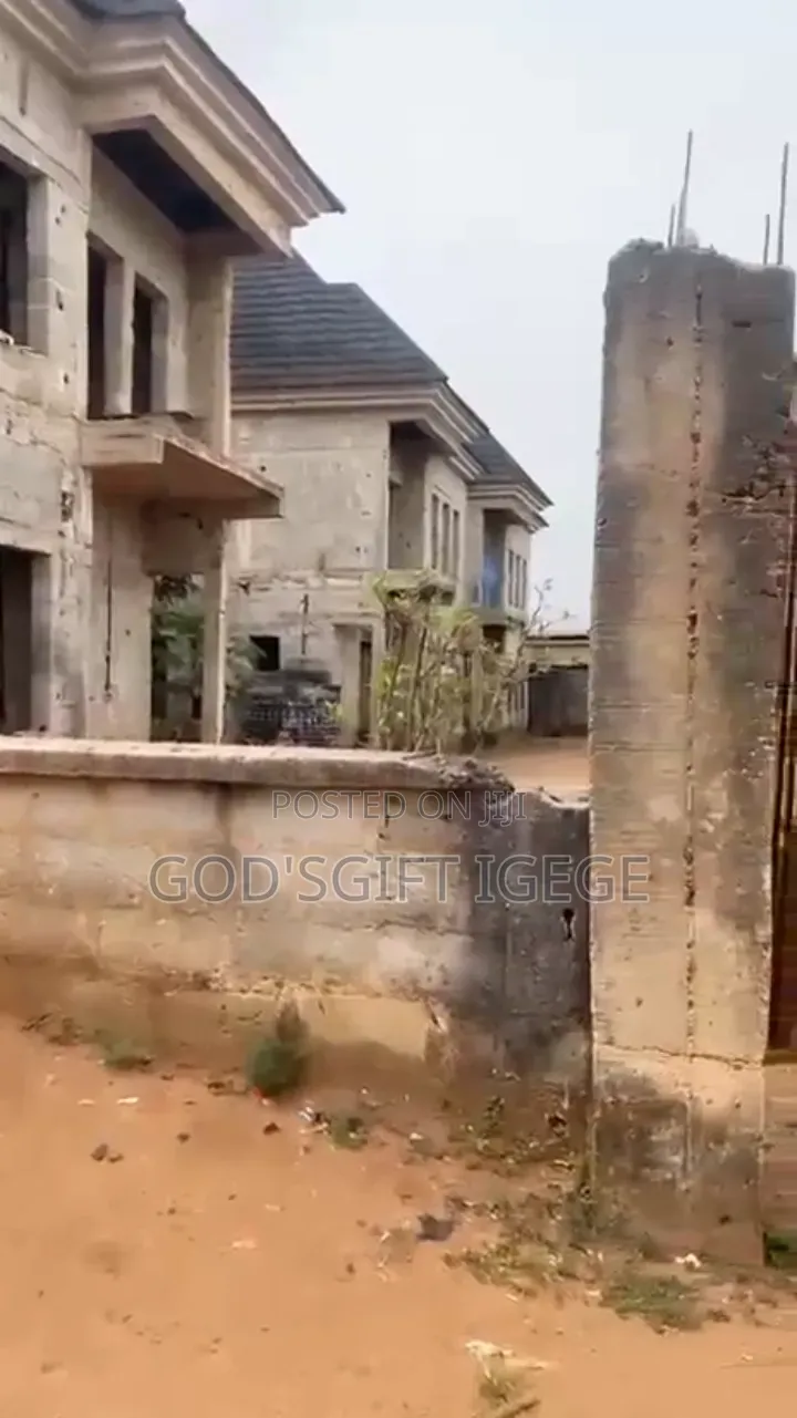 4bdrm Duplex in Owerri for sale