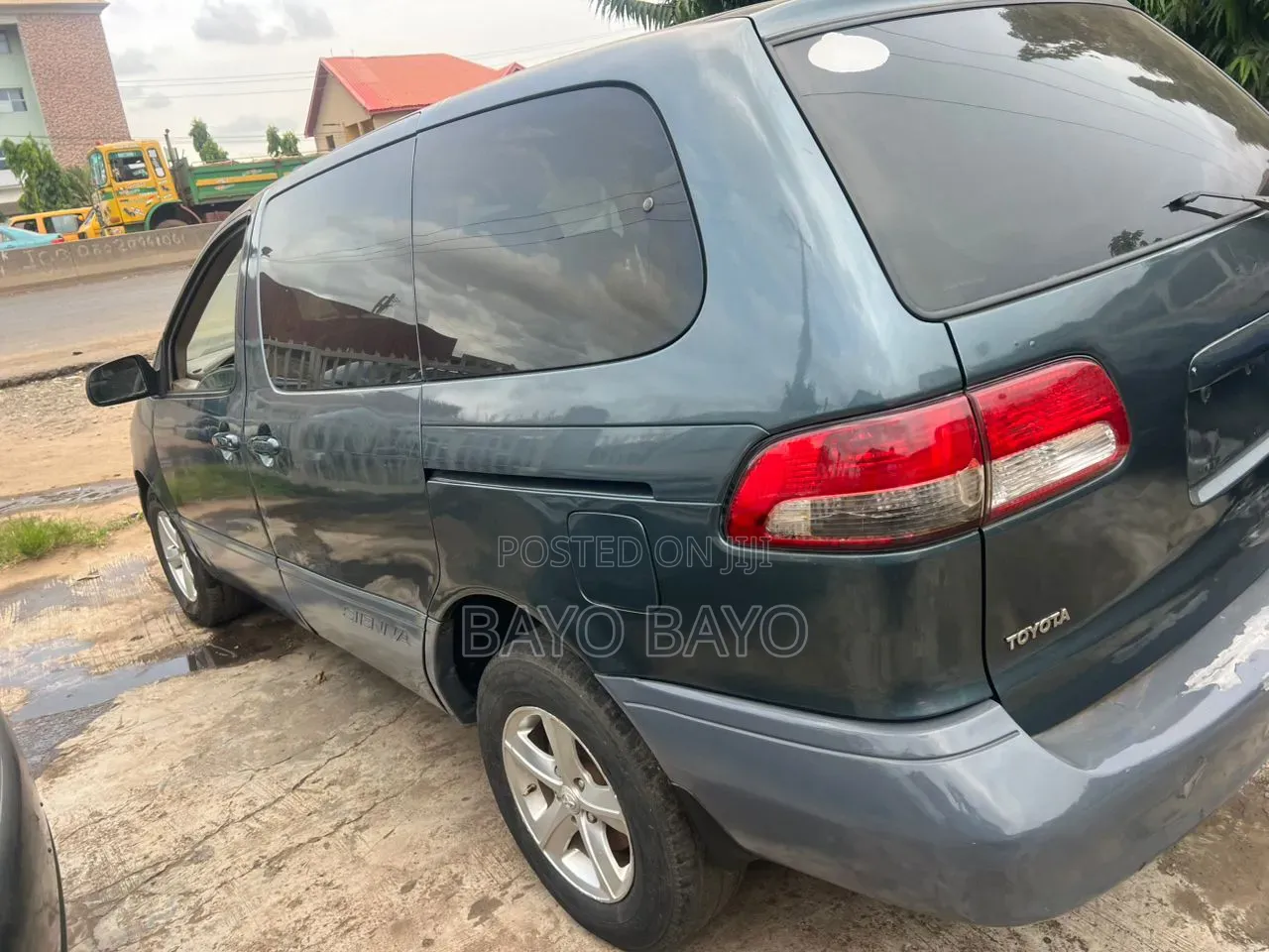 Toyota Sienna LE 2002 Green