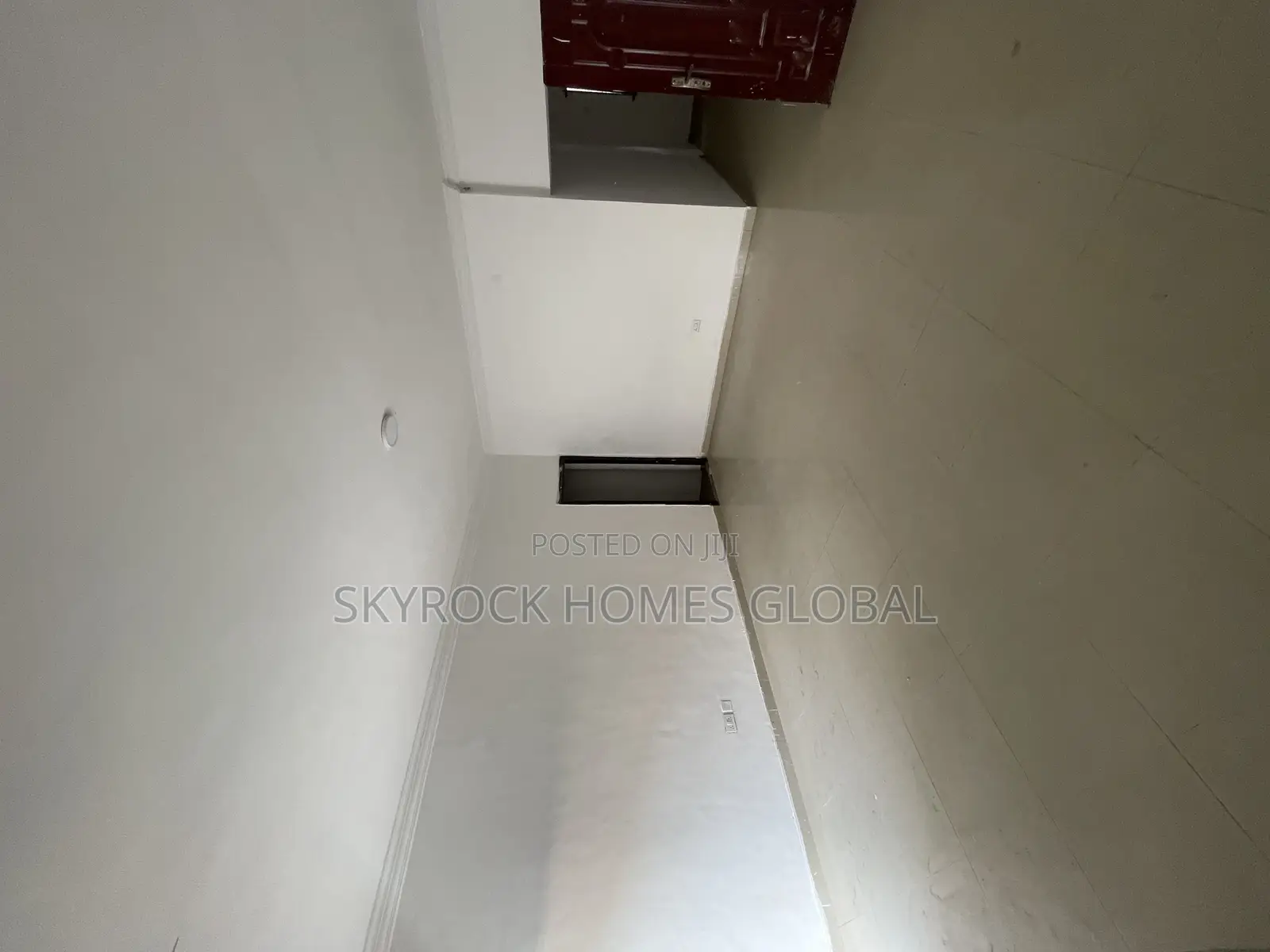 Mini Flat in Osapa london for rent