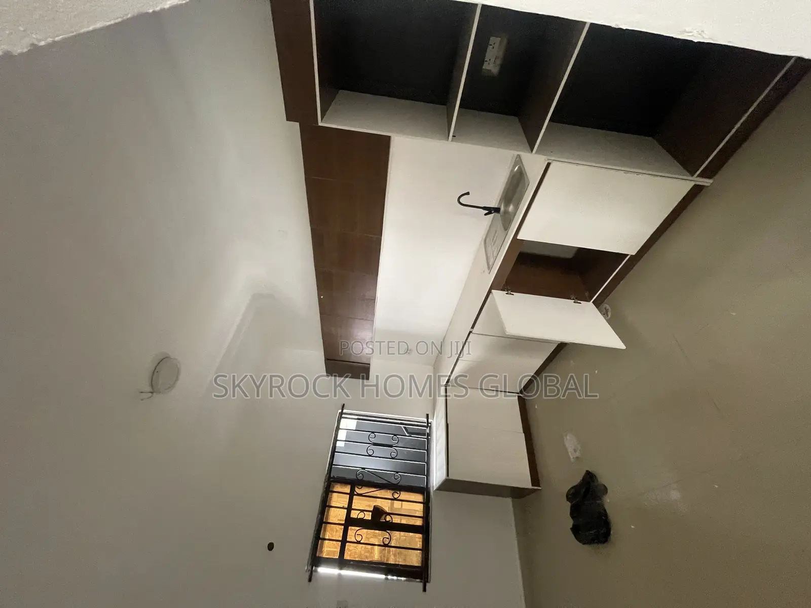 Mini Flat in Osapa london for rent
