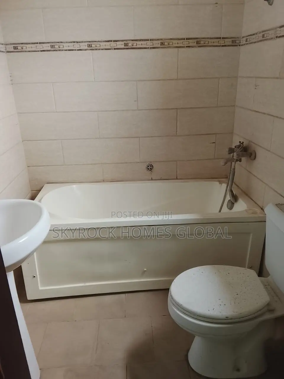 4bdrm Duplex in Ikota for rent
